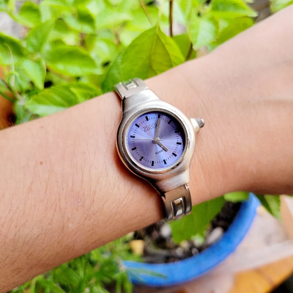 Zoom Quartz Classic Silver & Blue Womens Womans Dainty Round Watch